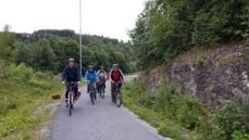 Biskop Tor Singsaas sammen med prost i Steinkjer, Gustav Danielsen, ordfører i Steinkjer Bjørn Arild Gram samt Mette Bjørnsdatter Havskjold fra miljøbevegelsen Spire. Foto: Lise Martinussen, Kirkens Nødhjelp