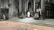 Preses og biskop i Nidaros domprosti, Olav Fykse Tveit, taler under avskjedsgudstenesta til domprost Ragnhild Jepsen.