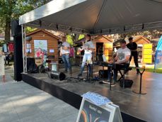 Charismatic Christina på scenen med Beer and Hymns under Olavsfest.