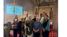 Medvirkende under innsettelsesgudstjenesten i Hemne kirke. Fra venstre: Klokker Astri Væge, leder i Hemne menighetsråd Jorunn Tøndel, sokneprest Jon Nilsen, Birgith Østnes, kantor Bjørn Leifsson, Maria Stolsmo, prost Dagfinn Thomassen og leder i Heim menighetsråd Maryann Espeland. 