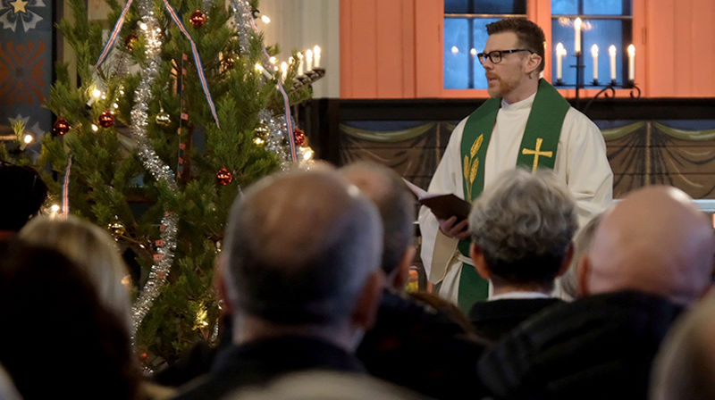 Sokneprest Gunnar Einar Steingrimsson holder sin (foreløpig) siste preken i Beitstad kirke. (Alle foto: Arne Opdal)