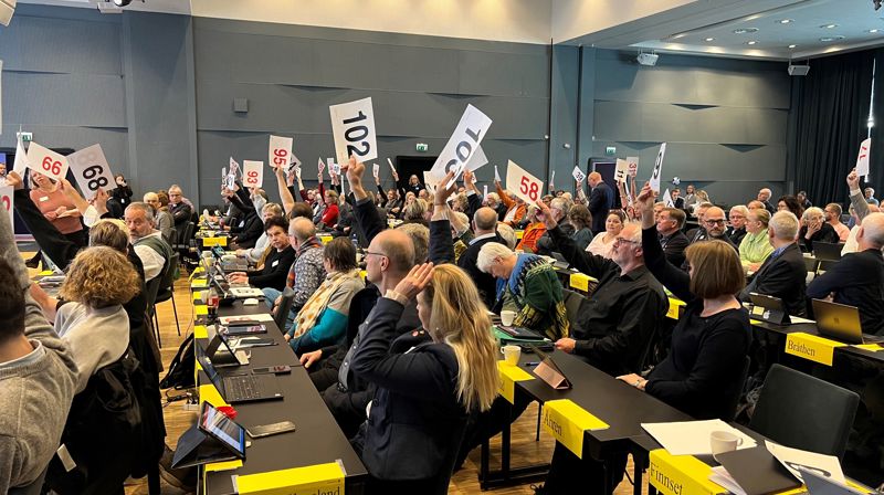 Her et glimt fra avstemmingen om kirkelig organisering under Kirkemøtet 2022.