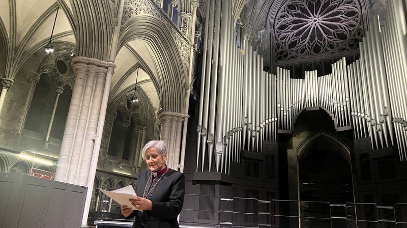 Biskop Herborg holder nyttårstalen i Nidarosdomen i januar 2024.