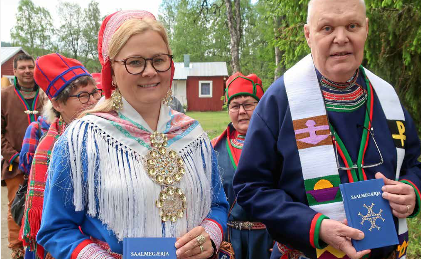 Sørsamisk salmebok ble lansert i fjor sommer. Foto: Daerpies Dierie
