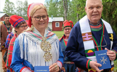 Sørsamisk salmebok ble lansert i fjor sommer. Foto: Daerpies Dierie