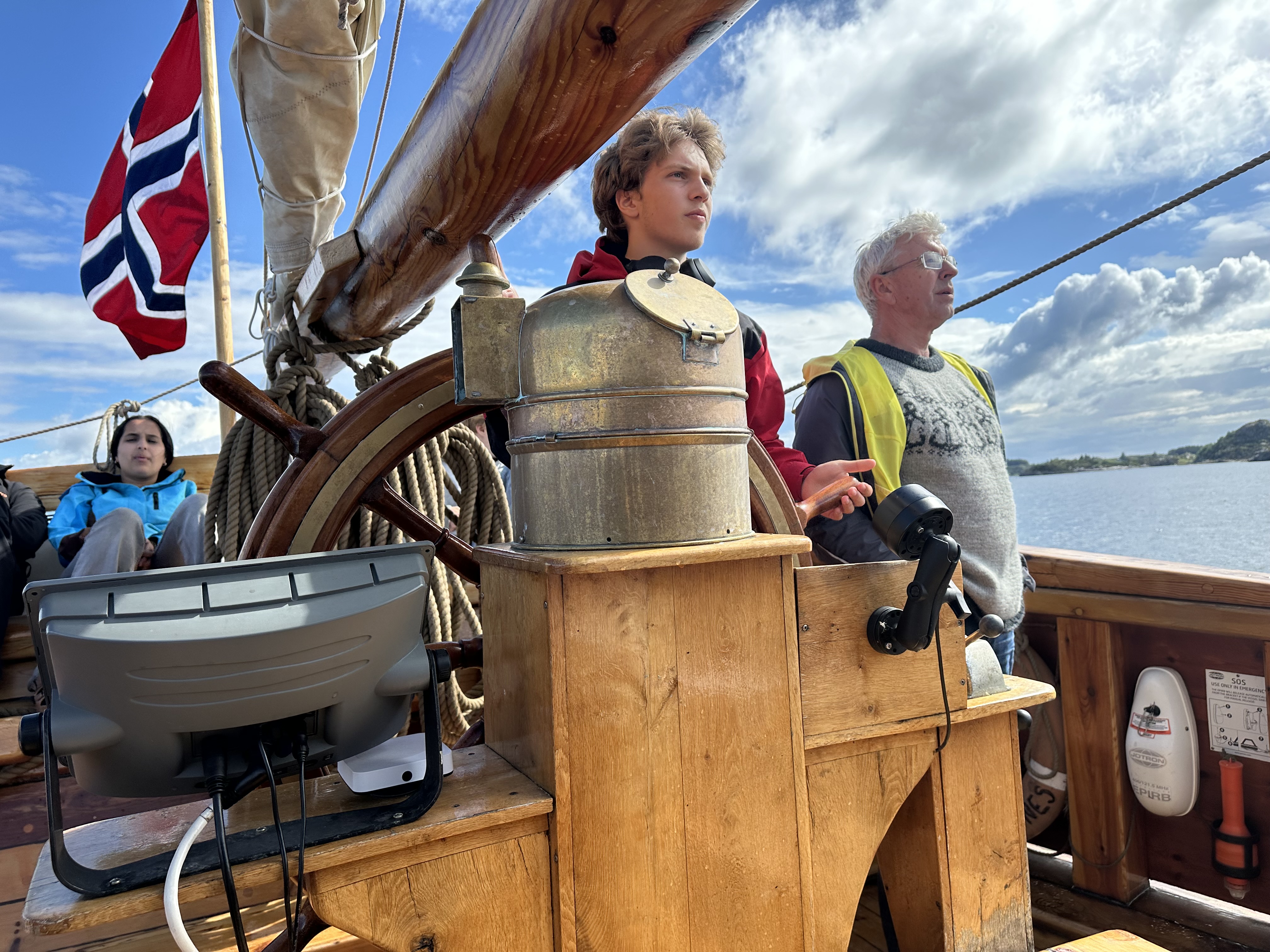 Verdiseglasen 2024. No kan du lese verdibreva og sjå bilete frå seglasen langs kystpilegrimsleia.