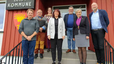 Deltagere på møtet med kommuneledelsen under bispevisitasen i Leka. Fra venstre: Magne Smenes (Leka menighetsråd), kirkeverge Arild Hestø, sokneprest Donata Faustmann, ordfører Elisabeth Helmersen, kirkefagsjef Inge Torset, biskop Herborg Finnset og prost i Namsos Håkon Daniel Beyer Olaussen.