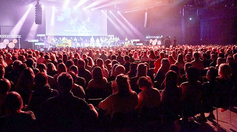 1400 deltagere er samlet på årets Trosopplæringskonferanse i konferansesalen "The Cube" på Gardermoen. Om lag 100 av dem er fra menigheter i Nidaros. (Foto: Sveinung Bråthen)