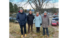 Her skal det bygges ny kirke på Charlottenlund. F.v: Prost Håkon Olaussen, daglig leder Arne Reidar Vik Selven, biskop Herborg Finnset, sokneprest Skule Bjørnstad. (Foto: Olav D. Svanholm)