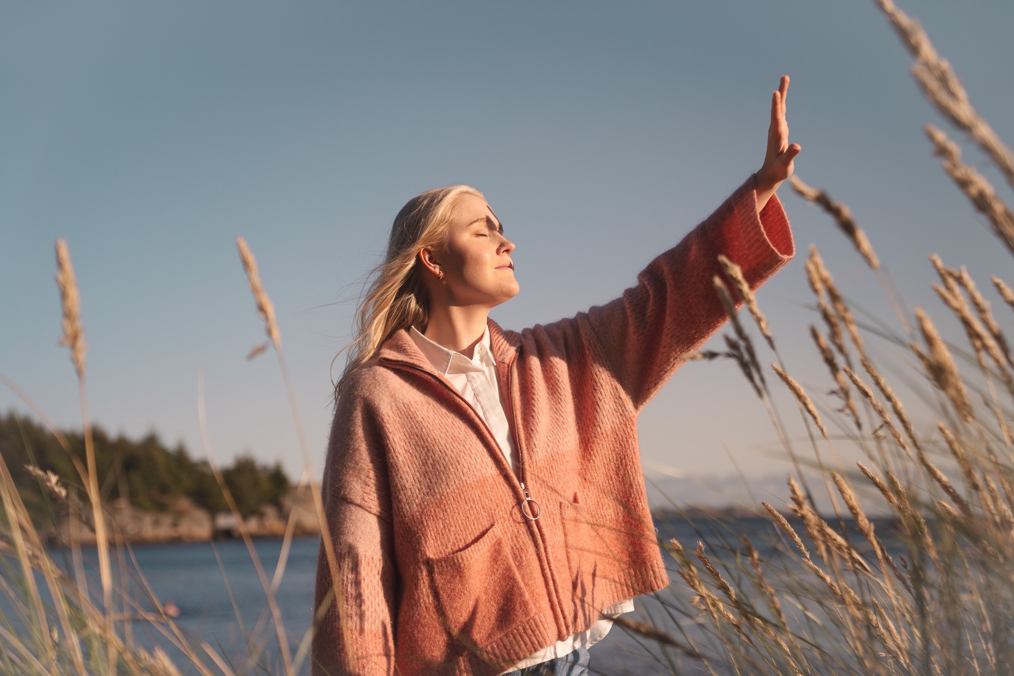 Hanna Gravdal fra Skogn synger og forteller i «På trua laus» om sårbarhet og sjukdom, men også om håpet om gode dager