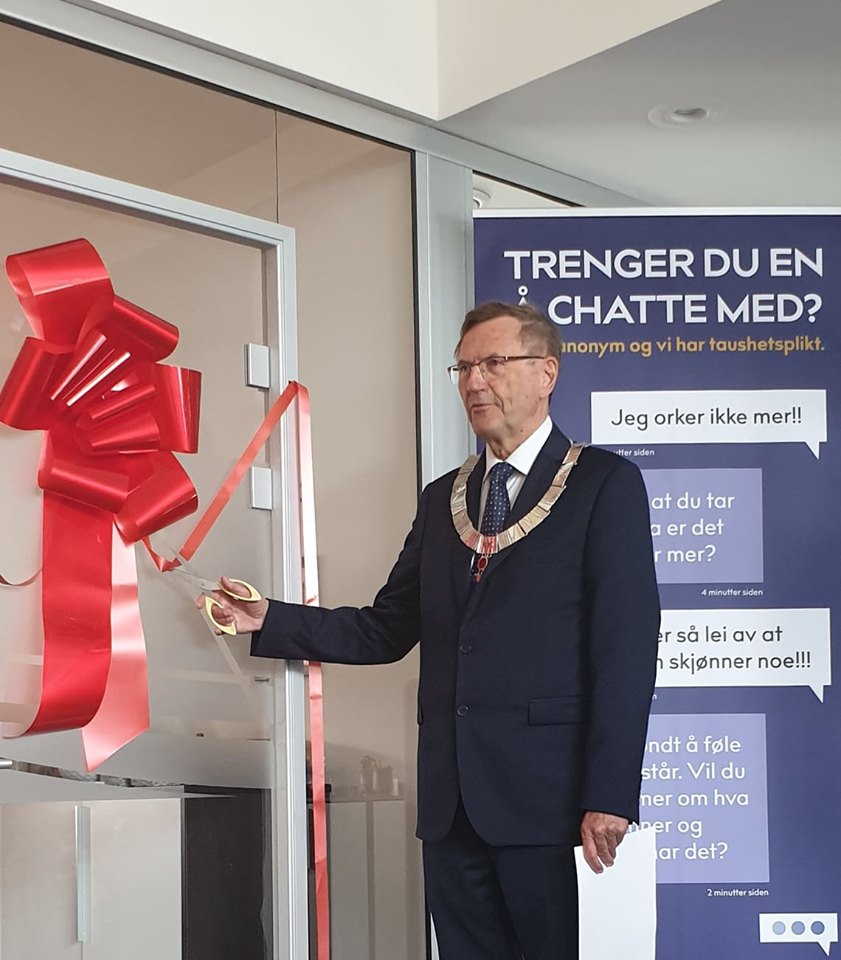 Varaordfører Jarle Aarbakke åpner lokalene offisielt.