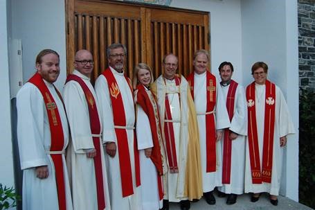 De medvirkende prestene fra venstre: Stian Holtskog, Hans Jørgen Nilsen, Arne Bernt Håkonseth, Hanne Punsvik Øygard, Olav Øygard, Sjur Isaksen, Espen Robsahm Kjørven og Ingrid Vad Nilsen
