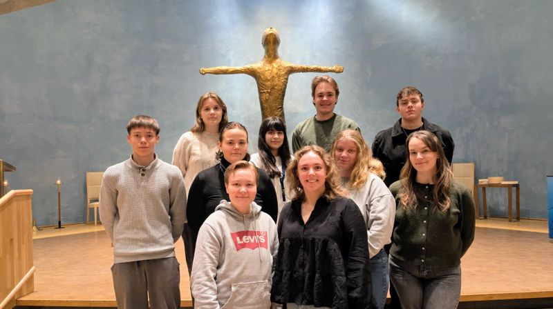 Bak: Májjá Angelica Guttorm, Nathalie Vistnes, Viktor Tanberg, William Dahlberg. Midten: mihkku Ballowara, Astrid Grønås, Miram Zahl-Andreassen, Sandra Hurthi. Fremst: Christoffer Fosshaug (Nestleder),  Amalie Thomassen (Leder). Foto: Silje Johnsen, Den norske kirke