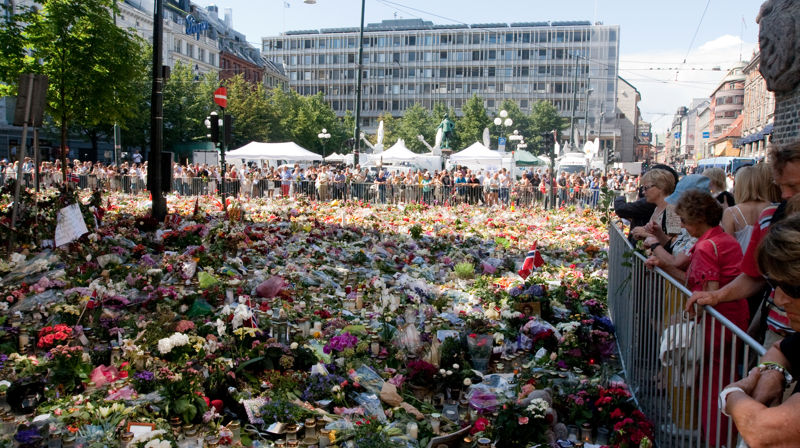 Plassen foran Domkirken i dagene etter 22. juli 2011. Foto: Mats Lindh, CC, flickr