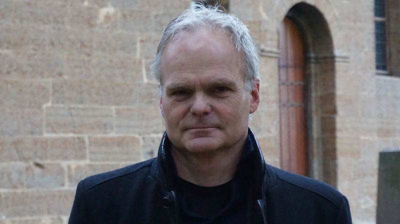 Kulturrådgiver Knut Erik Tveit inviterer til Påske & Pasjon i Mariakirkeruinene.