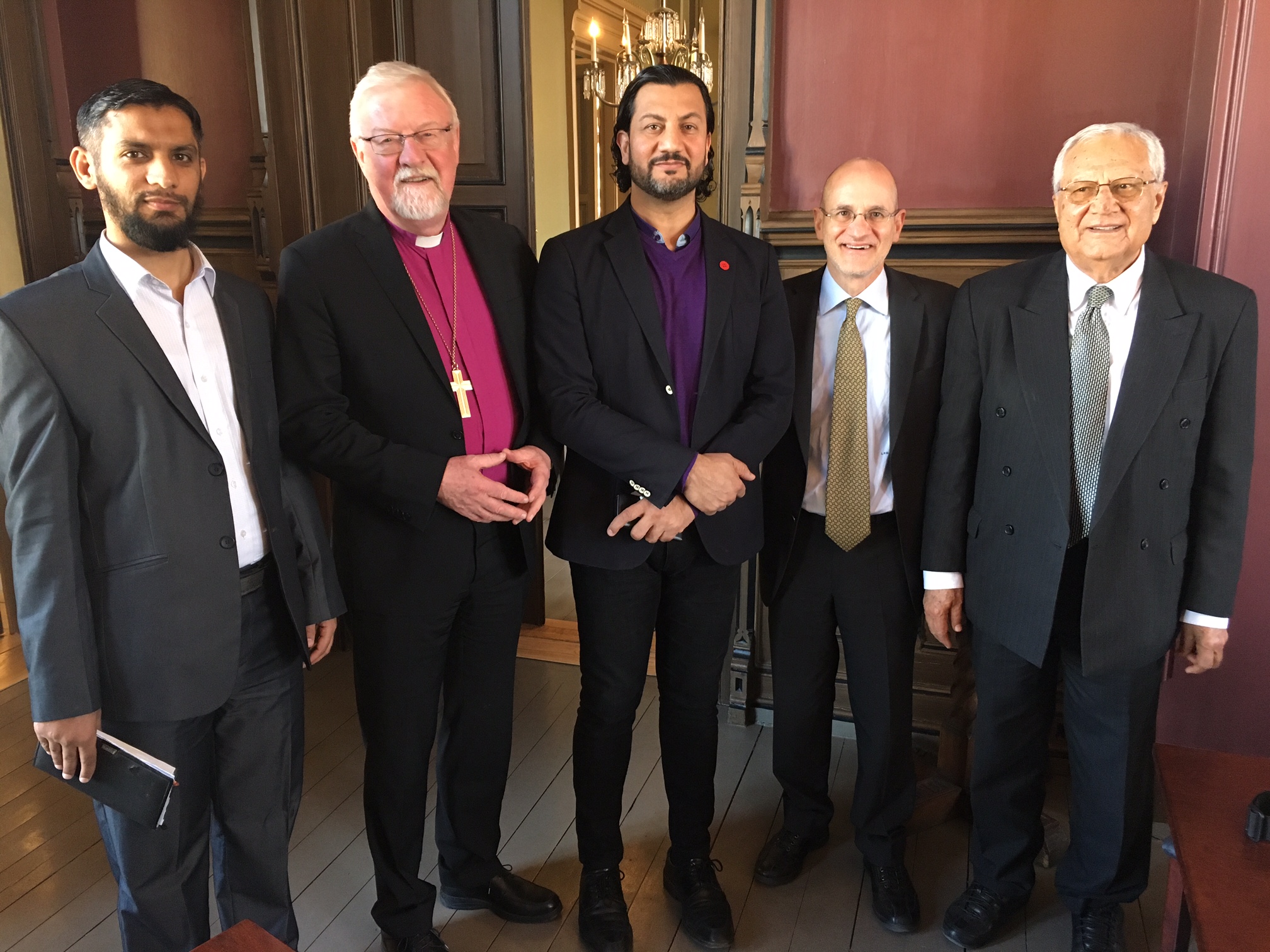 (F.v.) Imam Hamid Farooq, biskop Ole Cristian Kvarme, generalsekret&#230;r Methab Afsar (IRN), dr. Leonardo Emberti Gialloreti og dr. Mohammad Sammak. 