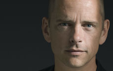 Tord Gustavsen inviterer til pinsefestivalen «Dype åndedrag». 