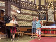 Biskop Kari Veiteberg takket de frivillige og spesielt menigheten i Paulus, ved sokneprest Arne Jor, og prosjektleder Oddrun Remvik. Foto: Johannes Ek Reindal