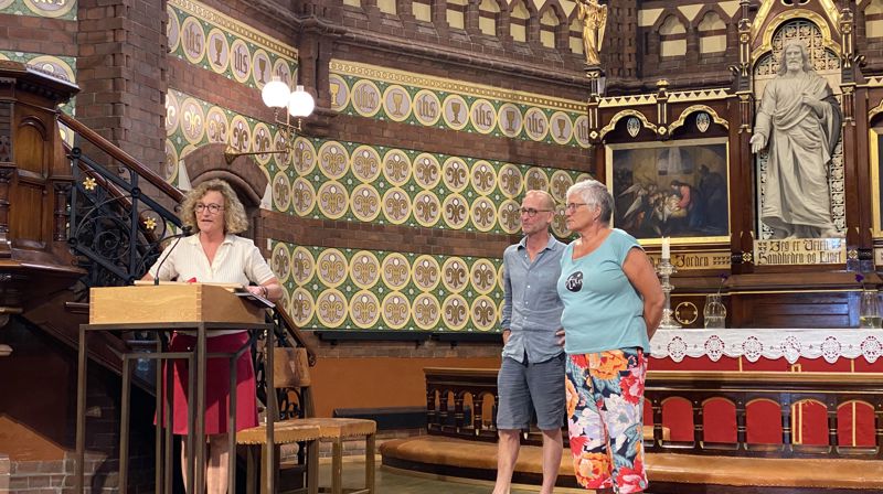 Biskop Kari Veiteberg takket de frivillige og spesielt menigheten i Paulus, ved sokneprest Arne Jor, og prosjektleder Oddrun Remvik. Foto: Johannes Ek Reindal