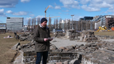 Skjermdump fra videoen hvor Eirik Ingebrigtsen leser sin tekst.