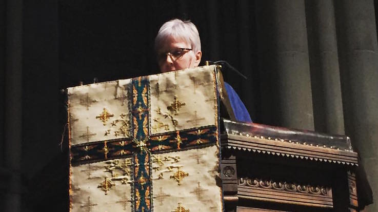 Biskop i Sør-Hålogaland, Ann-Helen Fjeldstad Jusnes, holdt preken under Kirkemøtets åpningsgudstjeneste i Nidarosdomen. Foto: Kristine Sandmæl