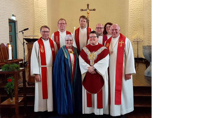 Foran: biskop Ann-Helen Fjeldstad Jusnes og Kristine Sandmæl. Bak: Harold Holtermann, Trond Gran, Eimund Kibsgaard Nordberg, Nils J. Riedl, Kjersti Bildøe Ryan og Jan Otto Fredwall.