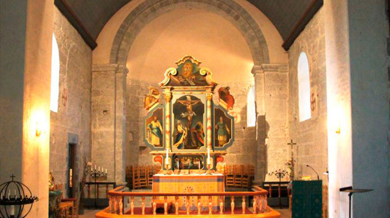 Alteret i Herøy kirke. Foto: Kirkesøk