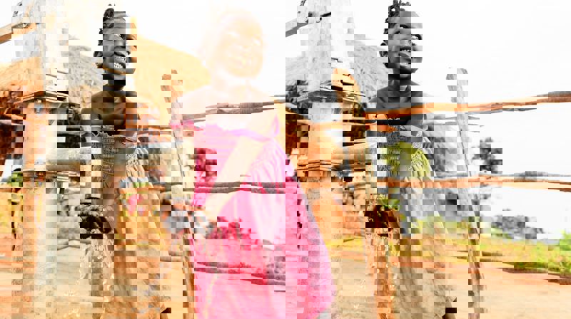 Rent vann redder liv. Forandre. For andre. VIPPS til 2426 eller SMS VANN til 2426 (250,-)