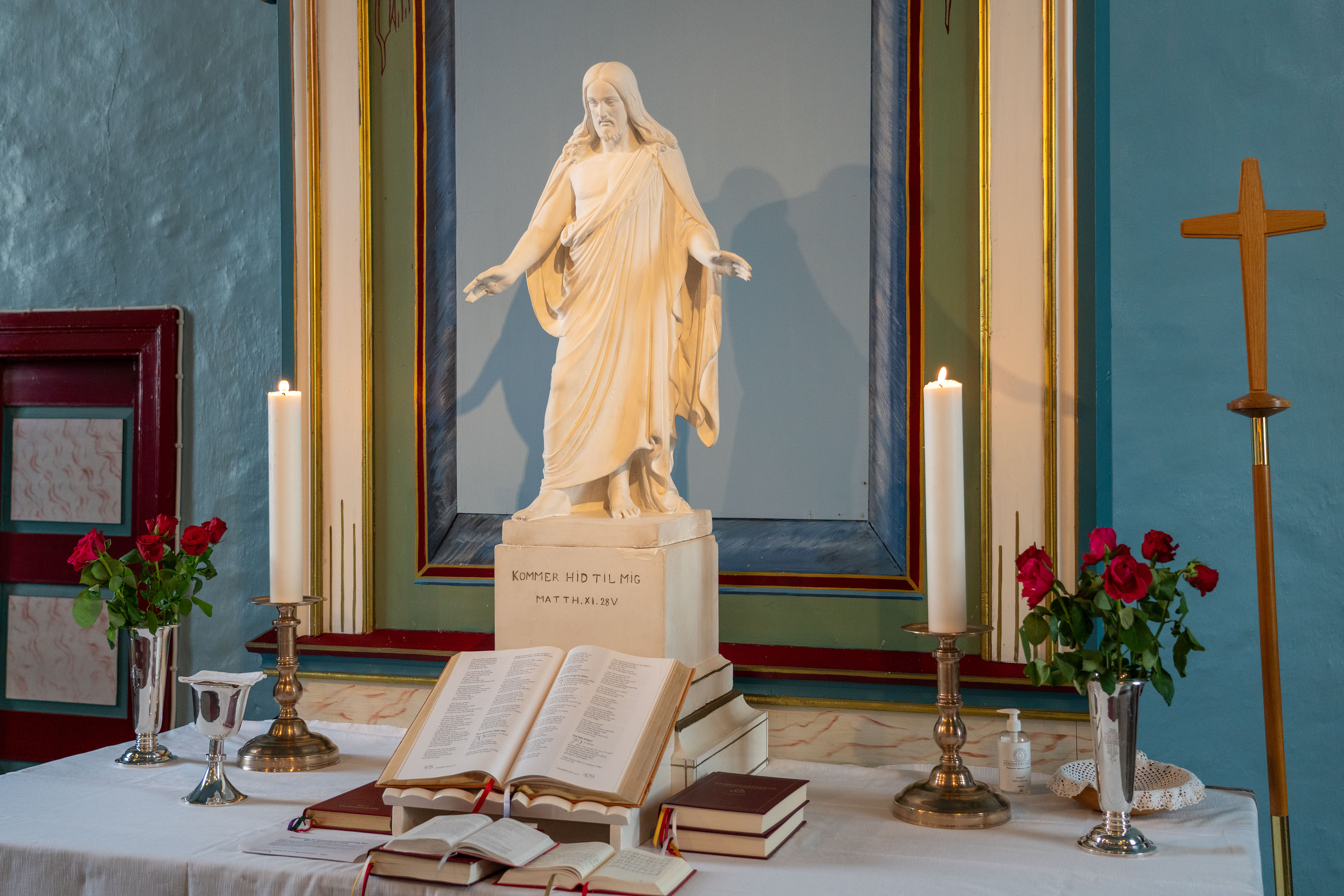 Alter i Tjøtta kirke. Foto: Sør-Hålogaland bispedømme