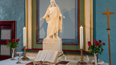 Alter i Tjøtta kirke. Foto: Sør-Hålogaland bispedømme