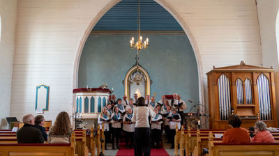 Tjøttakoret i Tjøtta kirke. Foto: Sør-Hålogaland bispedømme