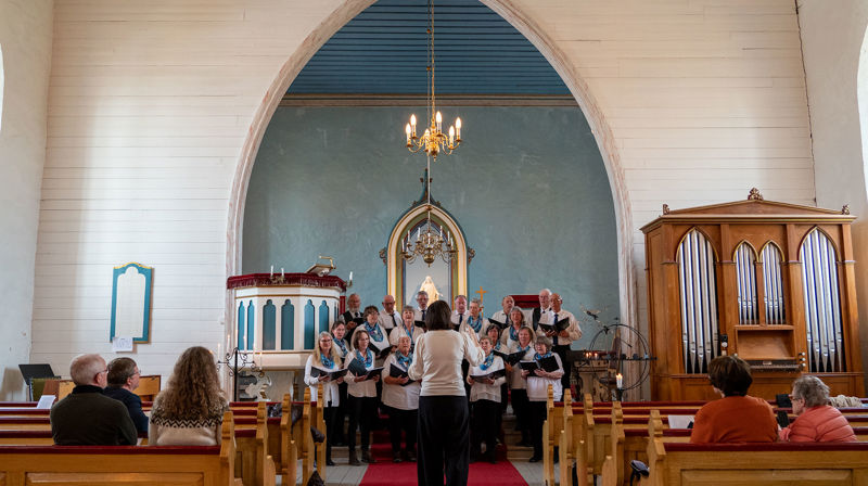 Tjøttakoret i Tjøtta kirke. Foto: Sør-Hålogaland bispedømme