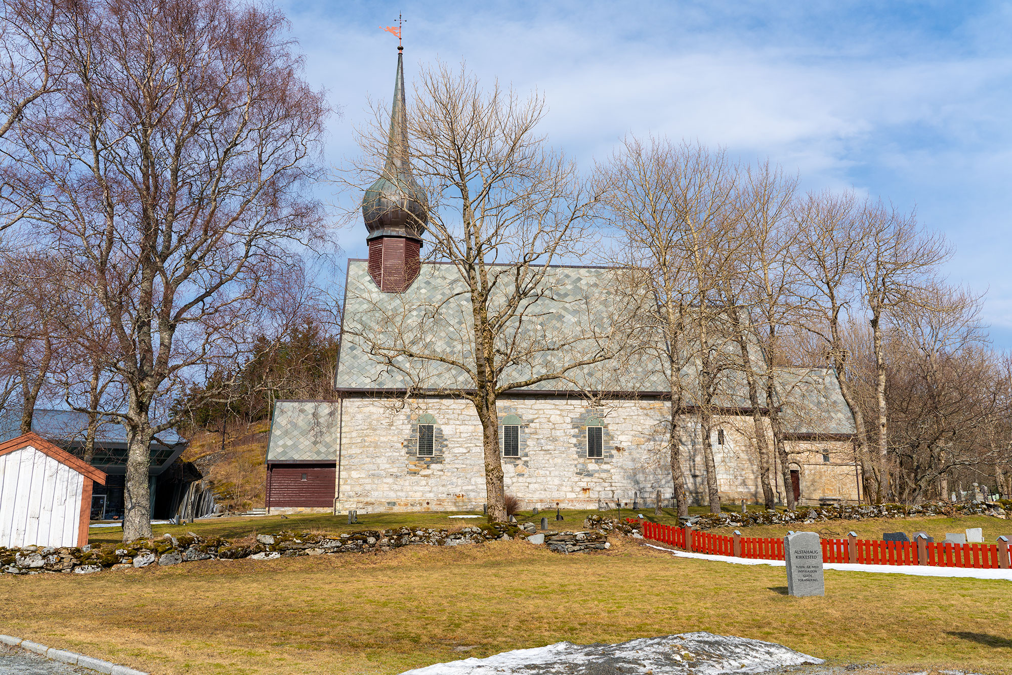 Alstahaug kirke. Foto: Sør-Hålogaland bispedømme
