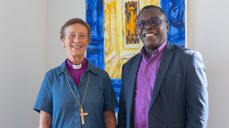 Stavangerbiskop Anne Lise Ådnøy og Jean Baïguélé, nasjonalbiskop i EELC, så fram til å feire 100-årsjubileum for Den evangelisk-lutherske kirken i Kamerun sammen. Foto: Maria Indrøy Risanger