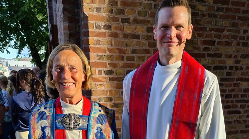 I 2022 ble Kristoffer Hodne Haugen vigslet til prest av biskop Anne Lise Ådnøy. Da var han allerede kateket. Foto: Eivind Kråvik