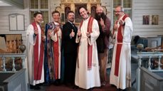 Martin Braut Tjelle var en av seks prester som ble vigslet i fjor, det var dobbelt så mange som i 2023. F.v.: Just Salvesen, Anne Lise Ådnøy, Per Sigve Særheim, Martin Braut Tjelle, Tom Andre Håland og Lars Sigurd Tjelle. Foto: Tore Myrstad