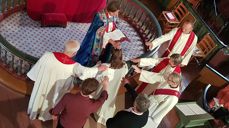 Forbønn for Helene Teistedal Vikre da hun ble vigslet til prest i Tysvær kyrkje i september i fjor.