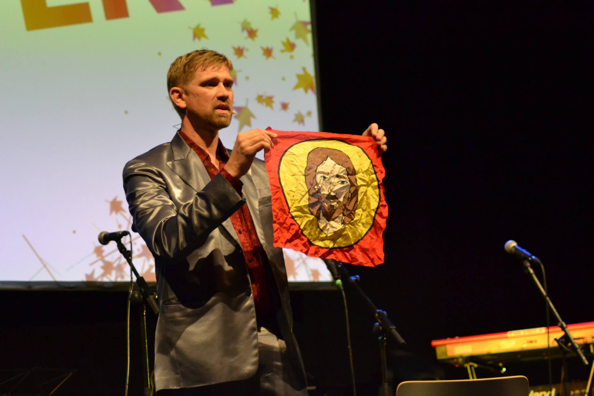 Johan Reftel er mannen bak Con Dios-b&#248;kene, og er en popul&#230;r bibelformidler. Foto: reftel.se