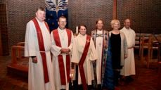 F.v.: sokneprest Jan Torrey, prost Stefan Emmerhoff, Bente Ulvestad, biskop Anne Lise Ådnøy, kulturrådgiver Ragnhild Halle og Svein Olav Sagstad. Foto: Einar Mestad