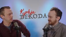 Torgeir Hauge og Aksel Johan Lund lagar podcast frå studioet i Nærbø kyrkje. Foto: Kyrkja dekoda på Youtube