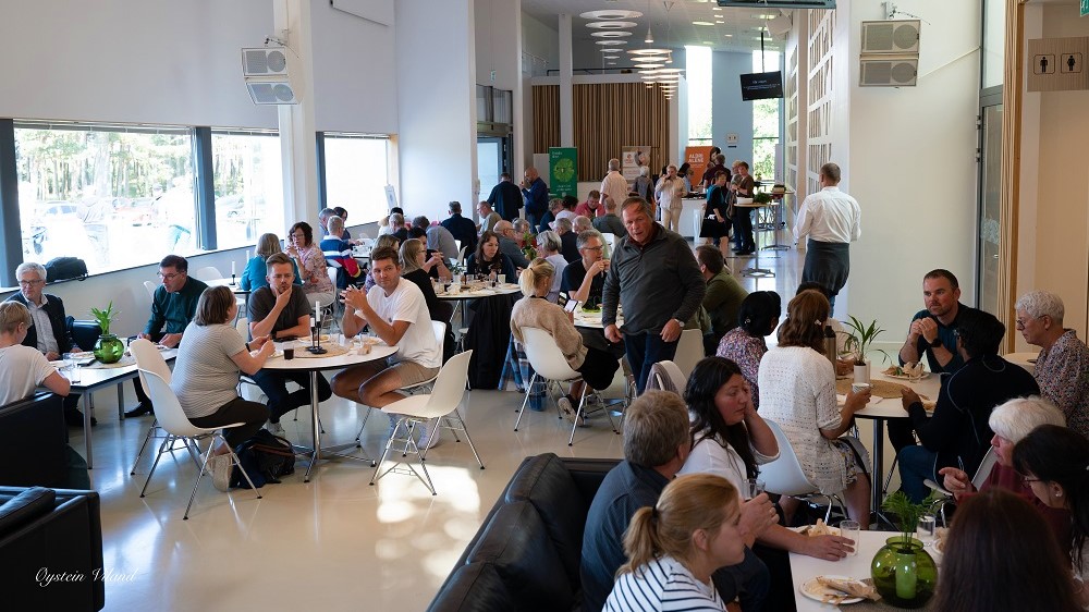 Tid til prat og kaffe med kolleger fra hele bispedømmet var en viktig del av dagen.