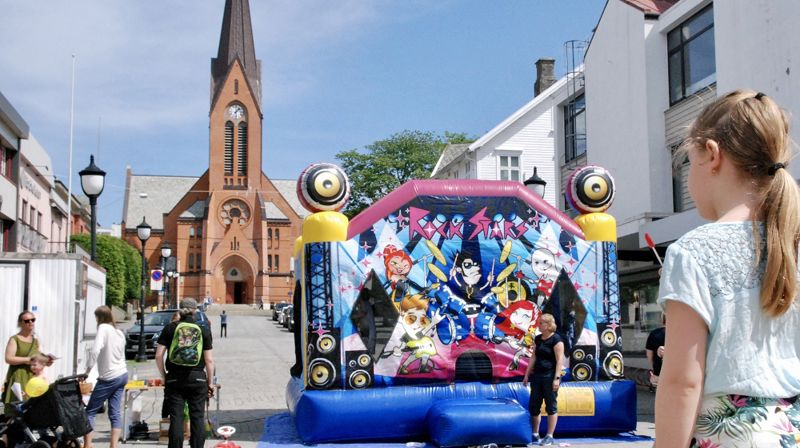 Aktivitetene på Trosopplæringens dag var stasjonert i gågata rett nedenfor Vår Frelsers kirke i Haugesund.