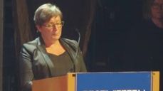 Komitemedlem Rita Leinan leste opp begrunnelsen for tildelingen.