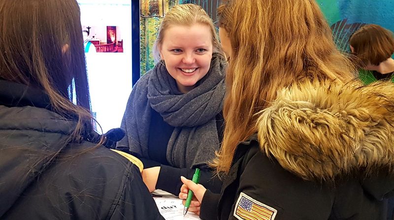 Ingvild Bjørnøy Lalim på Yrkesmessen for ungdom i Tysvær.