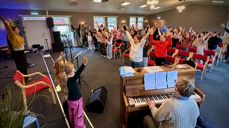 Flere Soul Church-kor øvde sammen på lørdagen og opptrådte på festgudstjenesten dagen etter. Foto: Ivar Barane