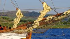 Fra forsiden. Boka inneholder mange flotte bilder fra Kystpilegrimsleia.