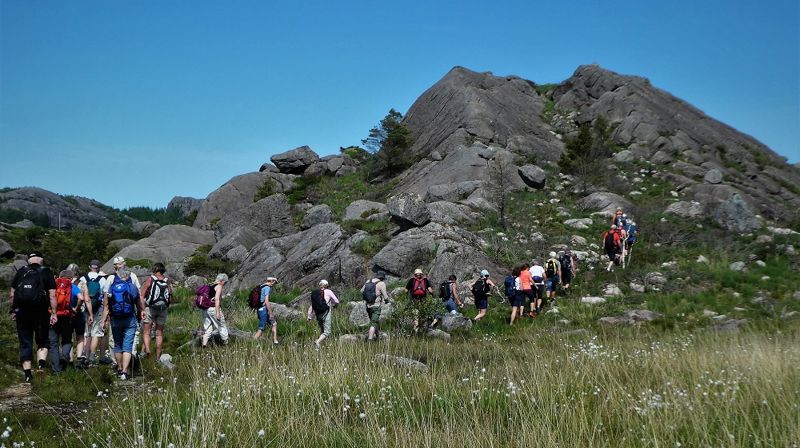 Vandringa er delt inn i ni etappar. Du kan vera med på alle, eller vera med på nokre etappar og ta resten på eiga hand. Foto: Marit Fimland