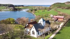 Utstein kloster på Mosterøy i Rogaland er Norges eneste fullt restaurerte middelalderkloster.