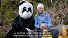 Jeanette Broager Meier gir liv til Fløffe, og har truffet mange barn på digitale flater sammen med Hilde Heitmann. (Skjermdump fra Sandar menighets Facebook-side).