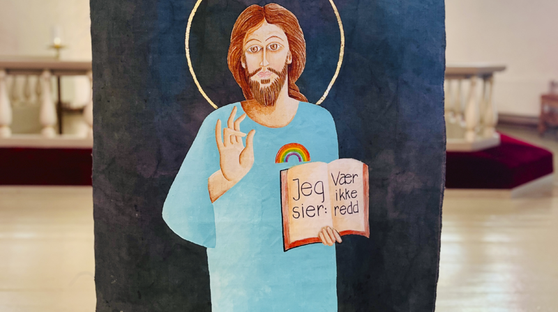 Ikonet over er malt av kunstneren Mats Hermansson som har hatt flere temporære utstillinger i Tunsberg bispedømme.